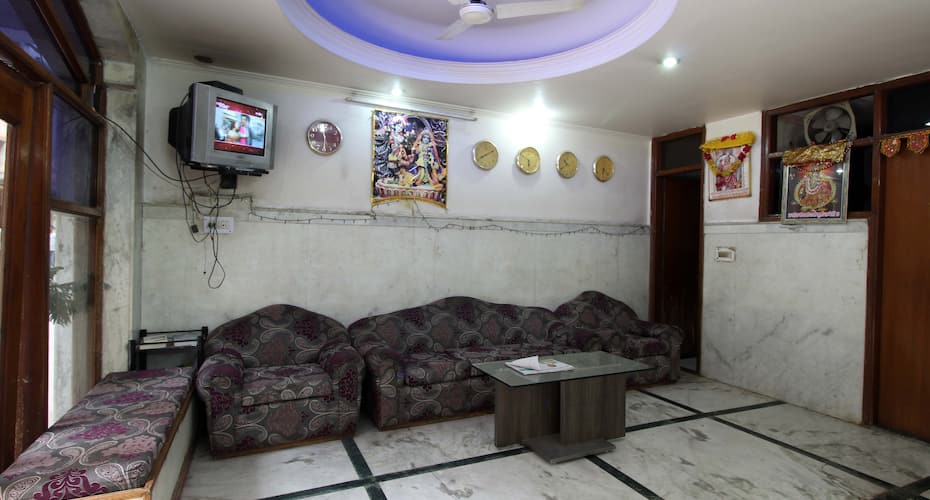 TG Rooms Street No.8 Paharganj, New Delhi 4